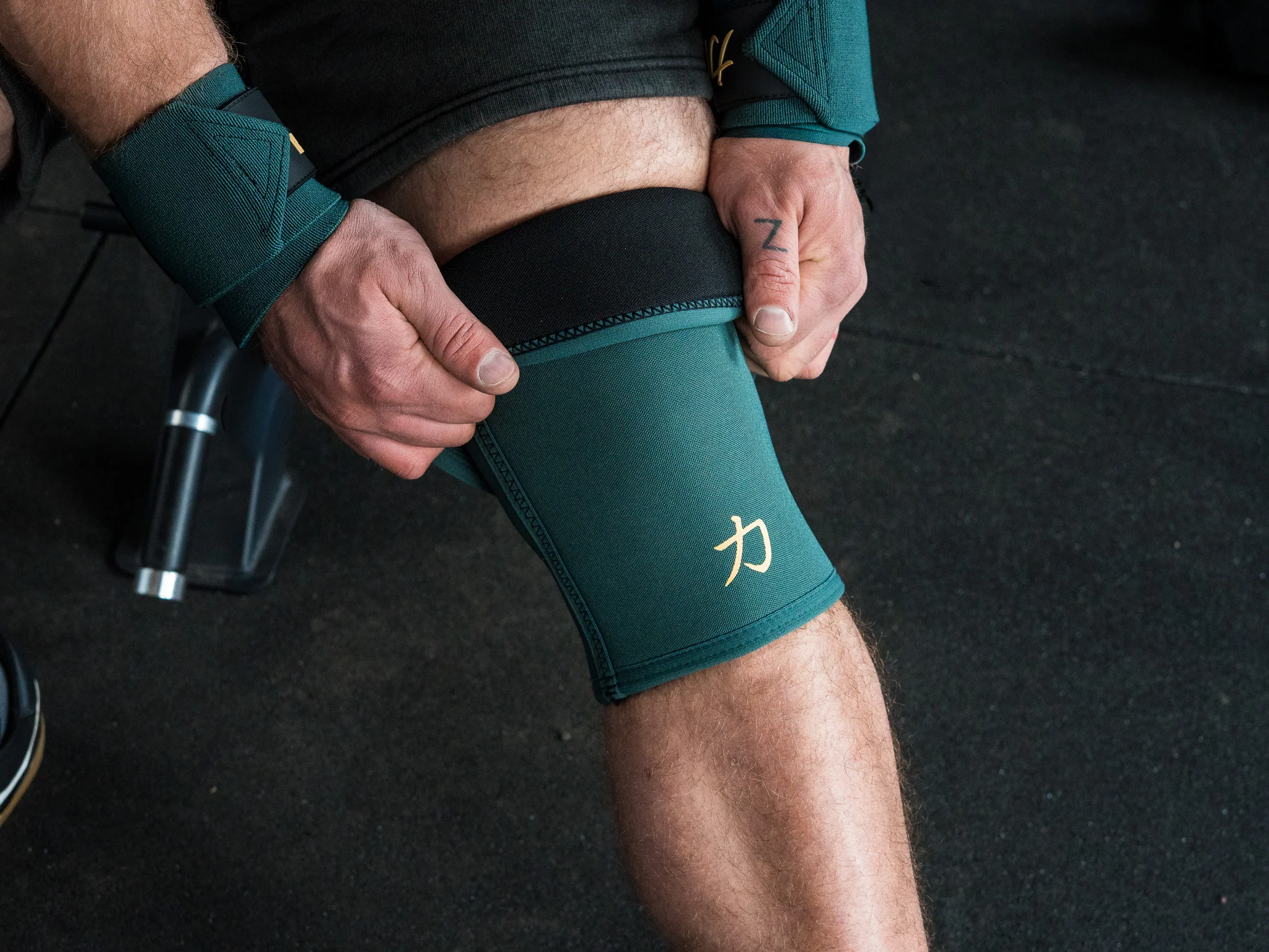 7mm Inferno Neoprene Knee Sleeves - Vintage Green - IPF Approved (Pair) - Image 5
