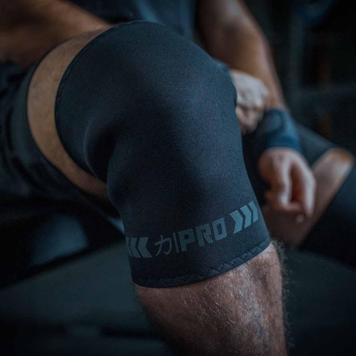 7mm Inferno PRO Knee Sleeves - Extra Stiff Neoprene - Stealth - IPF APPROVED - Image 11