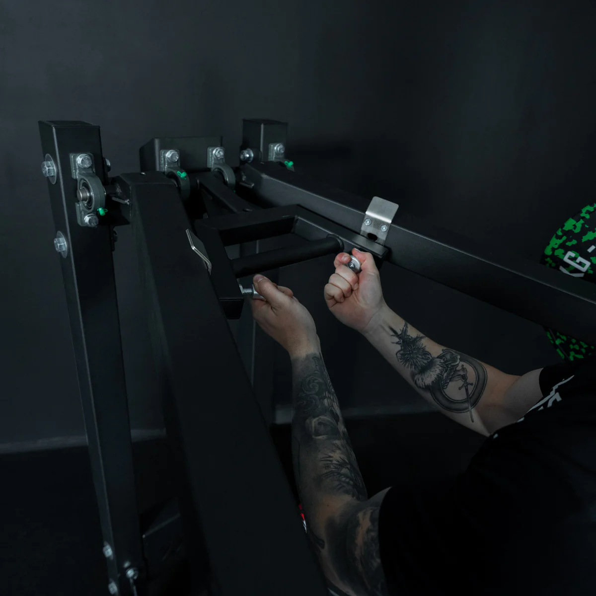 Viking Press - Strongman Shoulder Press Machine - Image 12